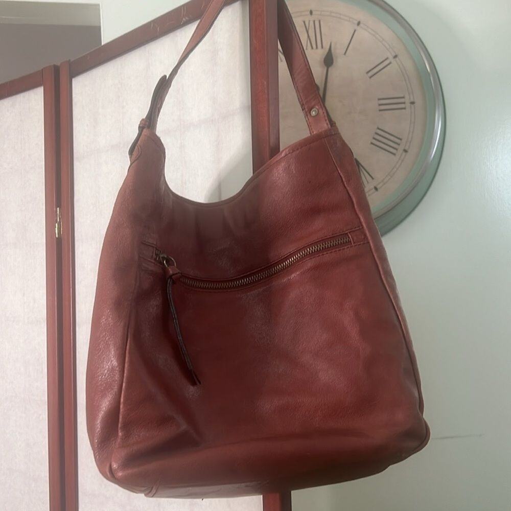 WILSONS RICHARD HOBO LEATHER ZIP‎ FRONT BAG